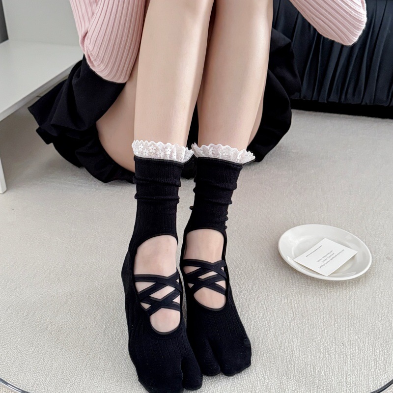 Skarpetki do jogi z koronkowym – Embellish Knit recenzja i cena